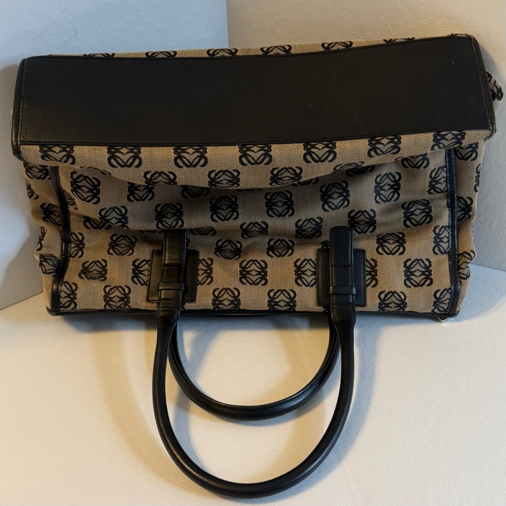 Loewe Anagram Shoulder Bag Tote - Picture 5 of 5